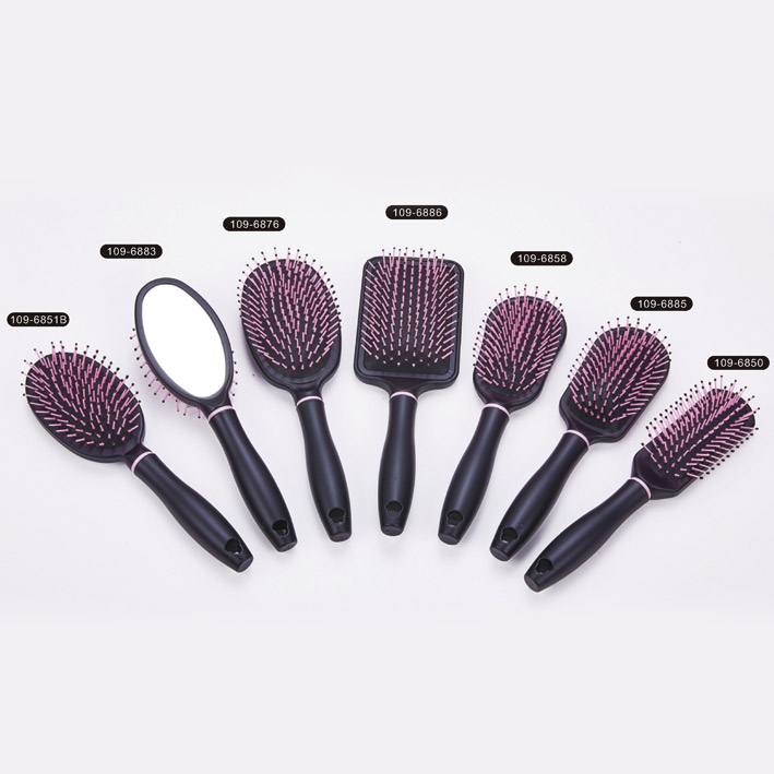 Cushion hair brush