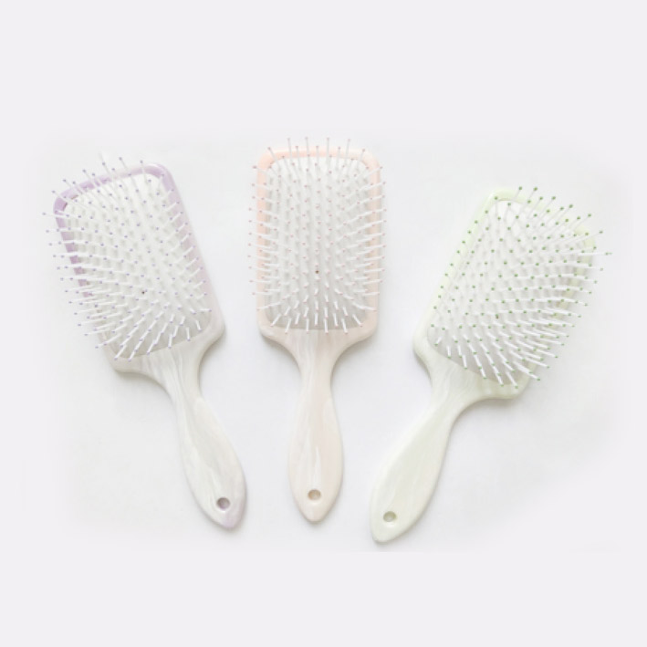 Simple hair brush