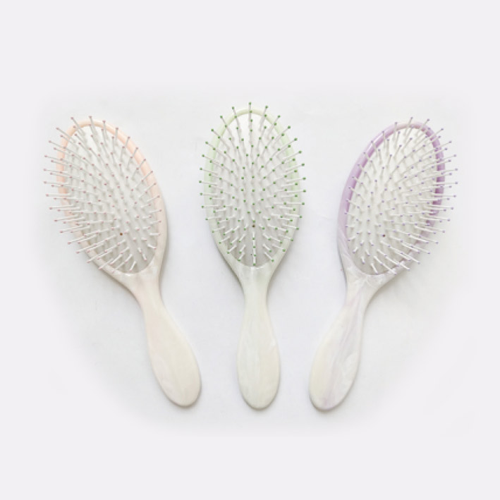 Simple hair brush