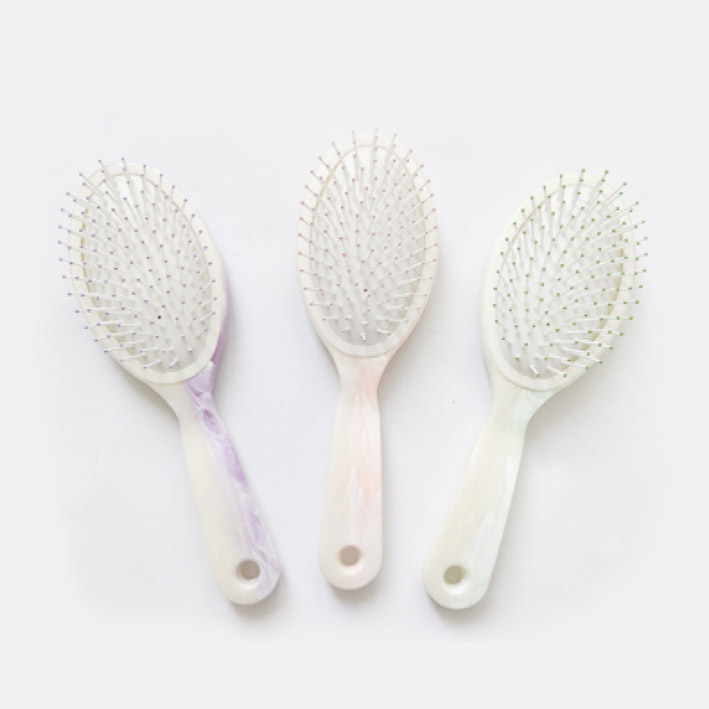 Simple hair brush