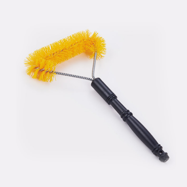 Triangle cleaning brush