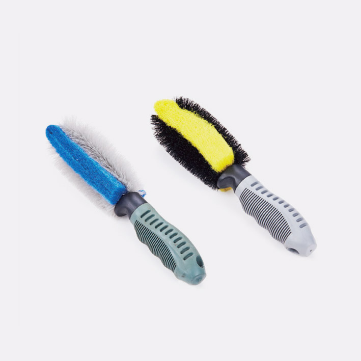 Car wheel brush