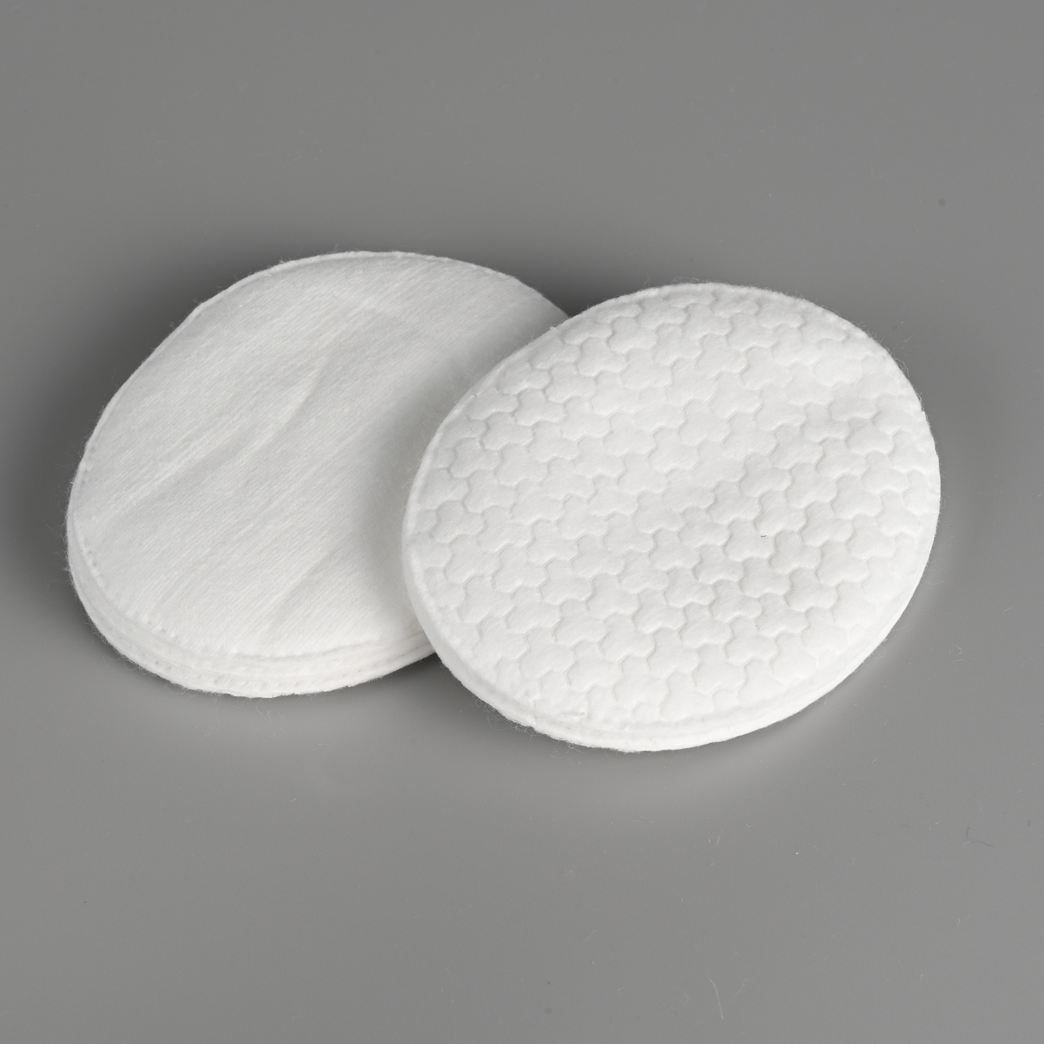 Oval cotton pads with emboss